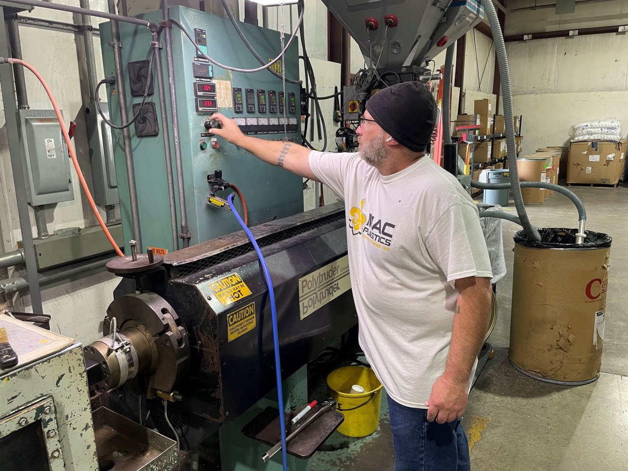 Plastic extrusion quality check during production